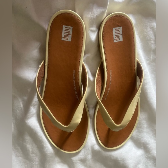 FITFLOPS Pale Yellow Gracie Leather Flip Flops - Picture 7 of 7